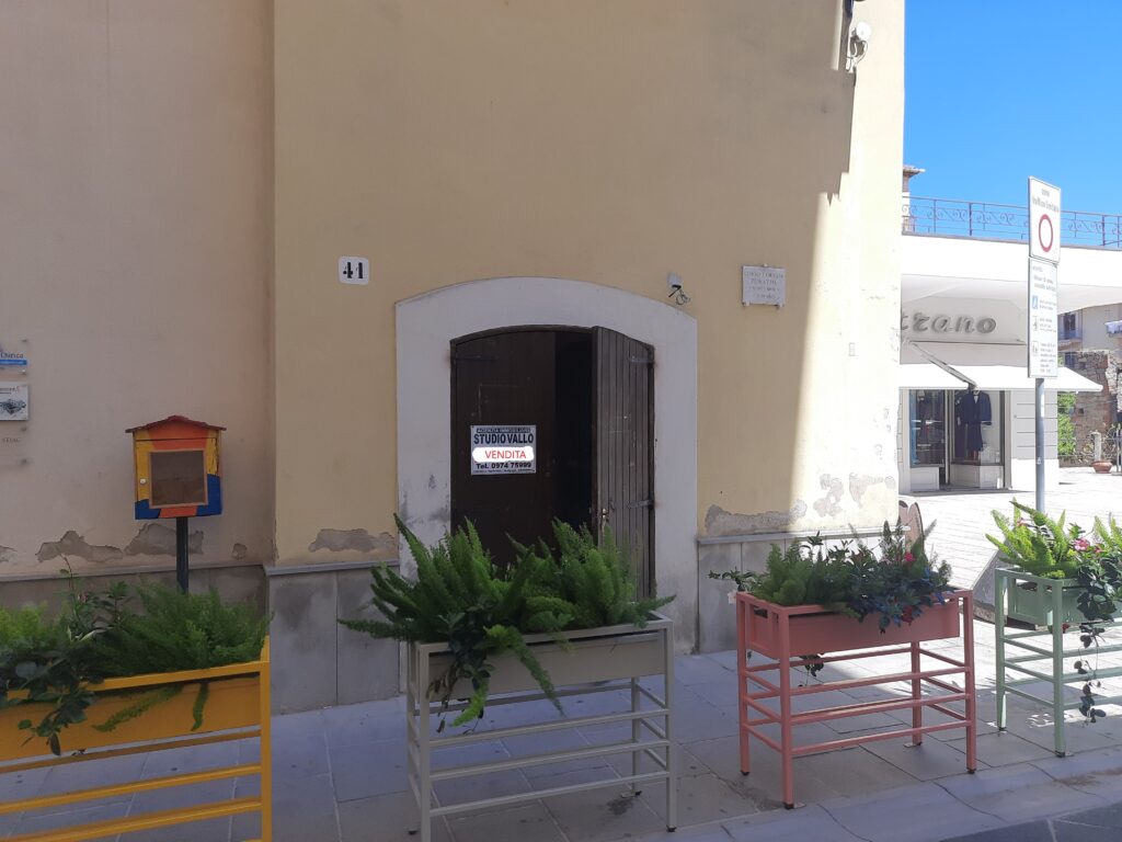 Locale via De Mattia Vallo